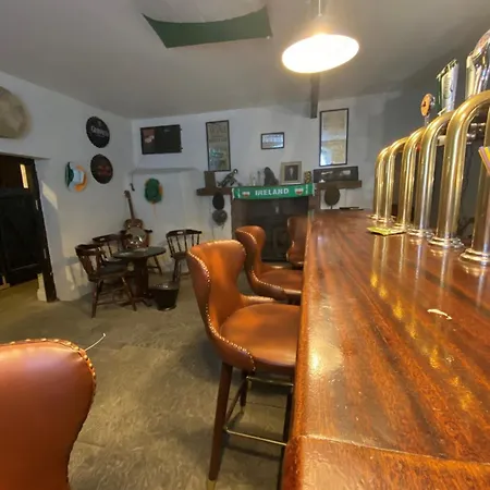 Mount Eagle - Sleeps 24 *