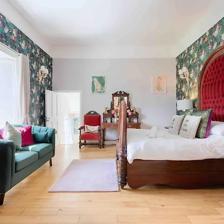 Holiday home Mount Eagle - Sleeps 24 *