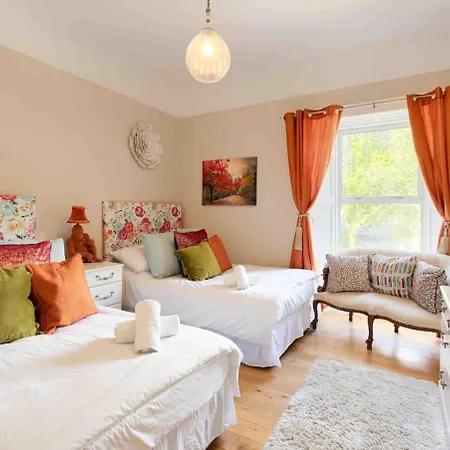 Mount Eagle - Sleeps 24 *