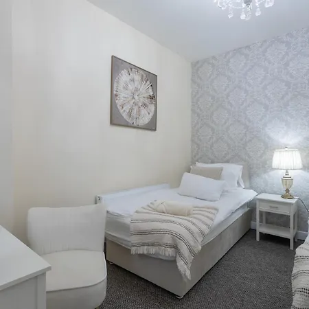 Mount Eagle - Sleeps 24 Holiday home