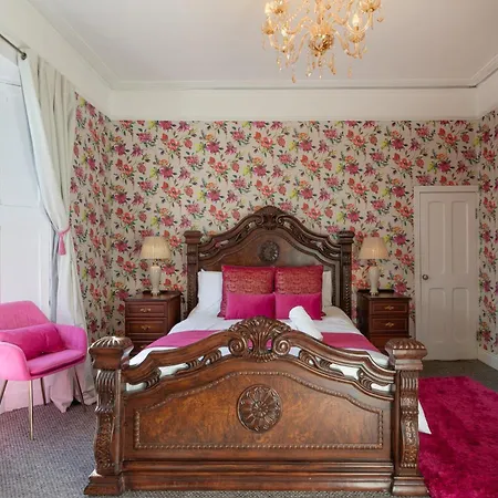 Holiday home Mount Eagle - Sleeps 24 *